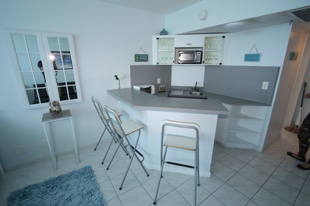 Castle Beach Suites By Miarentals Miami Beach Exterior photo